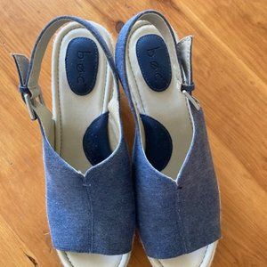 b.o.c. open-toed wedge/platform shoes